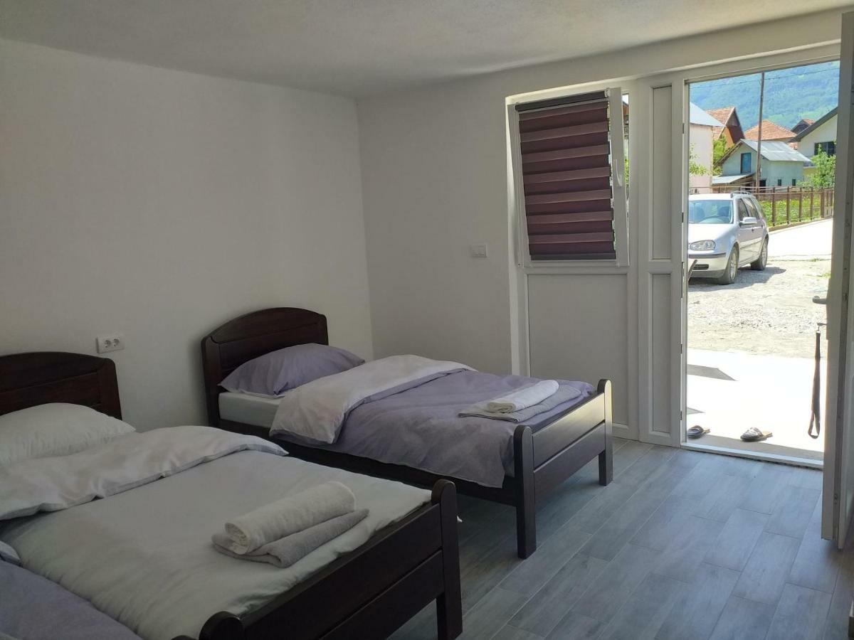 Emina Apartment พลาฟ ภายนอก รูปภาพ